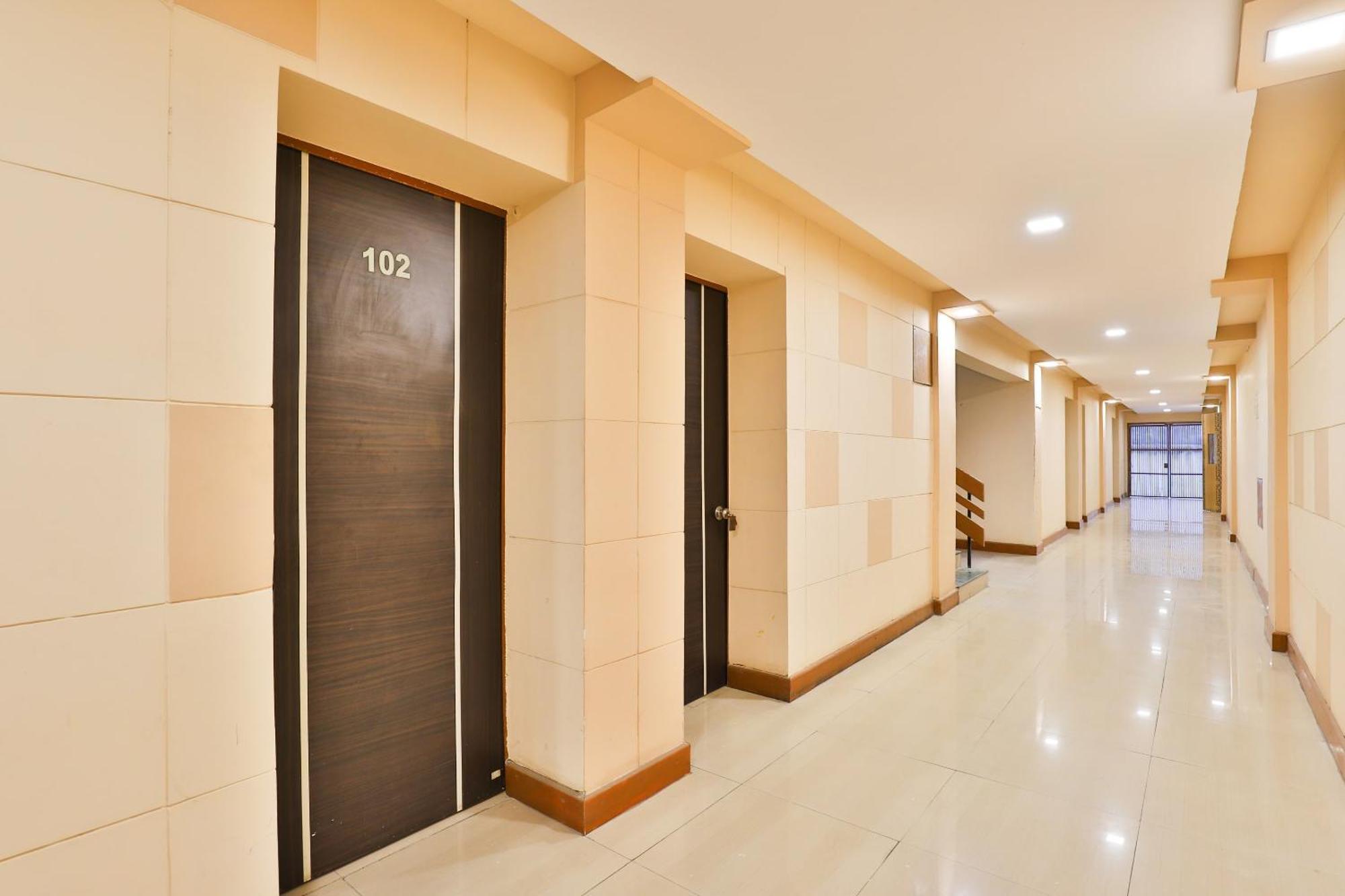 Hotel O Utsav Vadodara Exterior photo